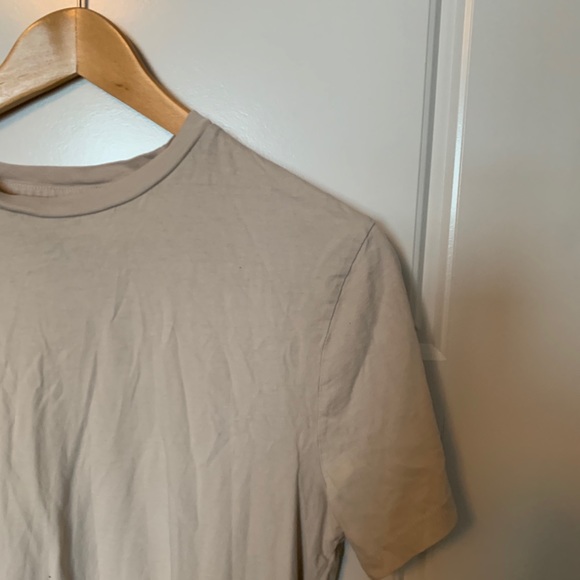 H&M Tee Shirt - Picture 2 of 5